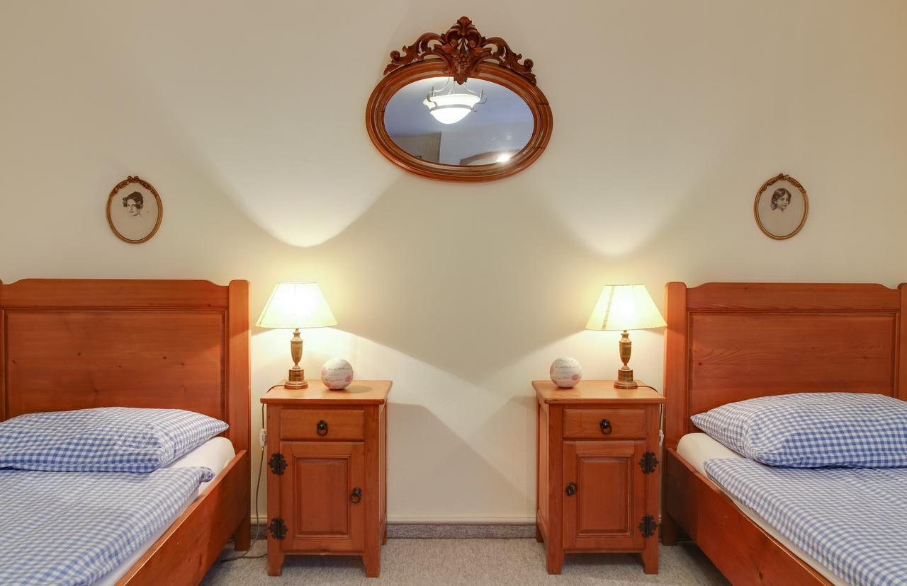 Bed and Breakfast Ustria Crusch Alva à Tavanasa Extérieur photo